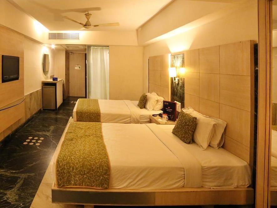 Hotel Manorama Vijayawāda Esterno foto