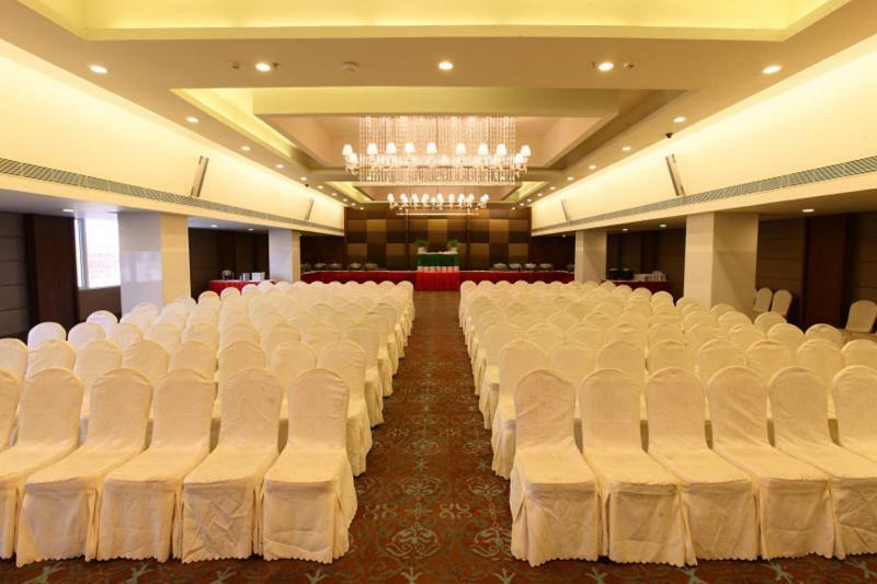 Hotel Manorama Vijayawāda Esterno foto