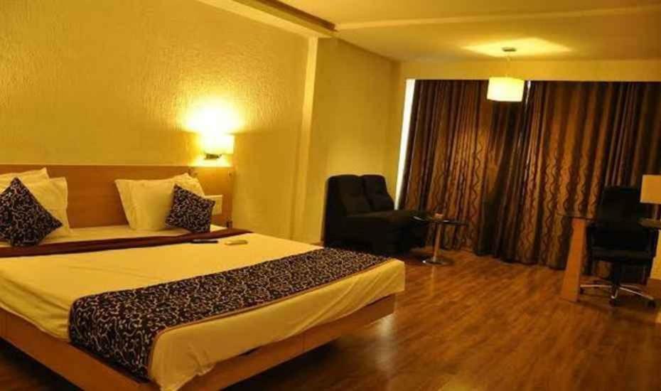 Hotel Manorama Vijayawāda Esterno foto