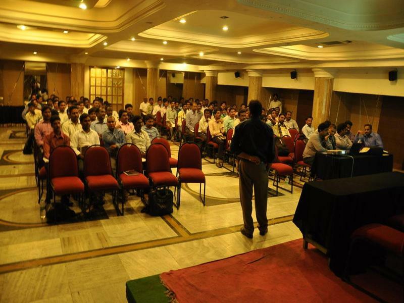 Hotel Manorama Vijayawāda Esterno foto